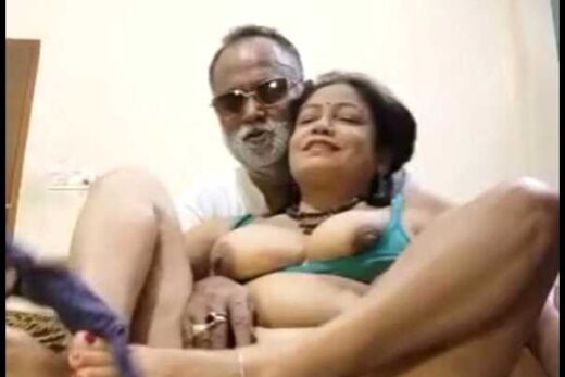 Gorgeous Indian Aunties Sex Pics Hot Boobs And Dick Play21