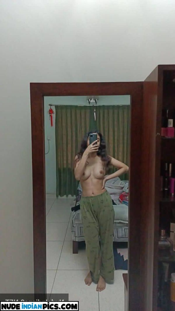 18 Delhi College Big Tit Selfies