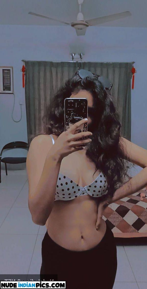 18 Delhi College Snapchat Nude Leaked Pics