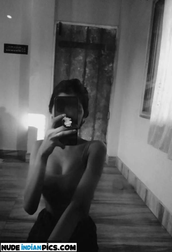 18 Desi Ladkiya Boobs Pussy Images