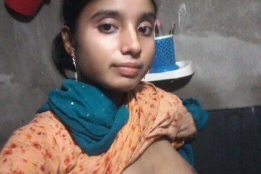 Bidiyaan Ke Rang Desi Mulsim Ladki Ki Aankhein Ujaadon Ki Zubaan Pic 0
