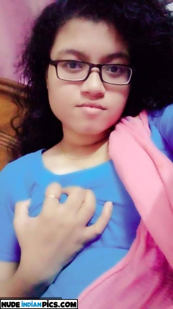 Bold Muslim Babe Anamika Nude