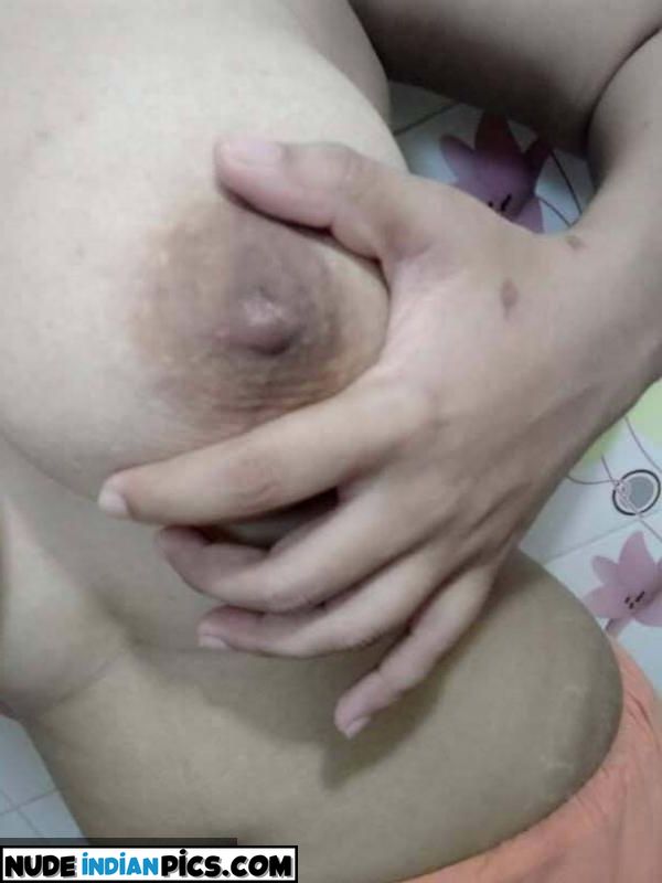 Bold Muslim Babe Naked Women Selfies