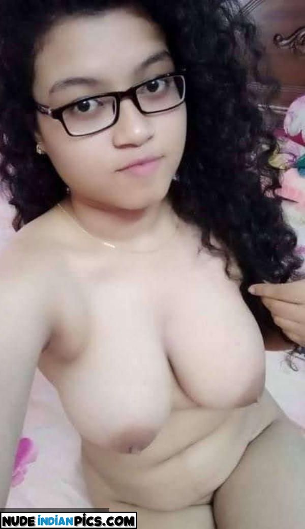 Bold Muslim Babe Pookie Nude