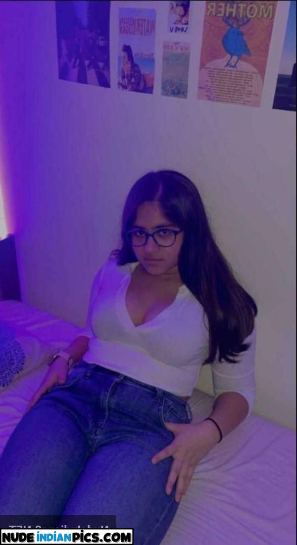 Busty Desi Full Hot Aunty Nangi Photo