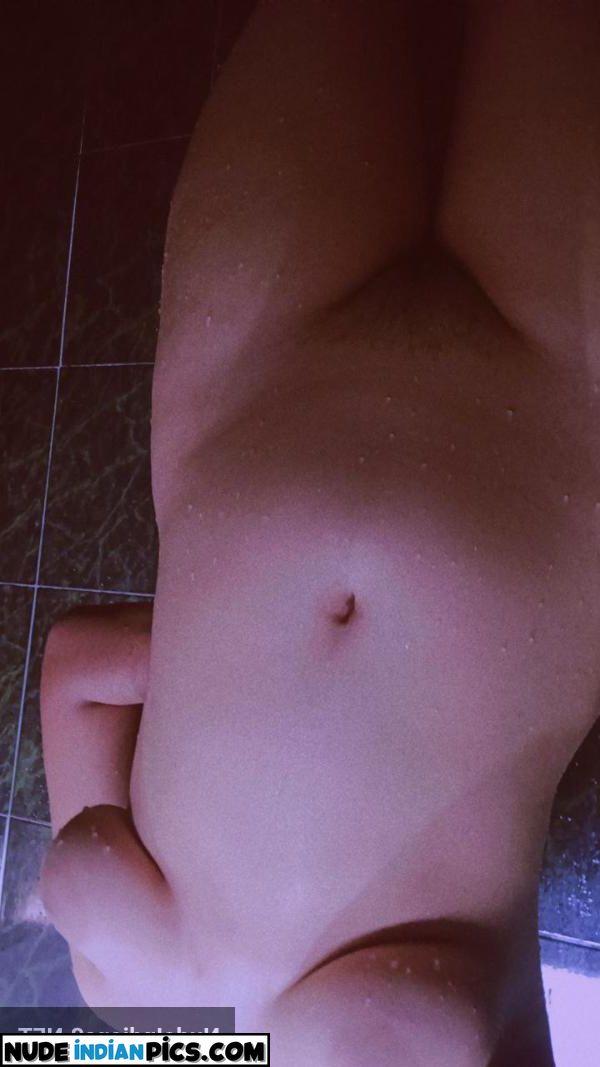 Busty Desi Full Naked Girl Selfies