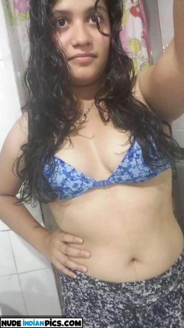 Deshi Ladki Riya Boobs Nude Pic