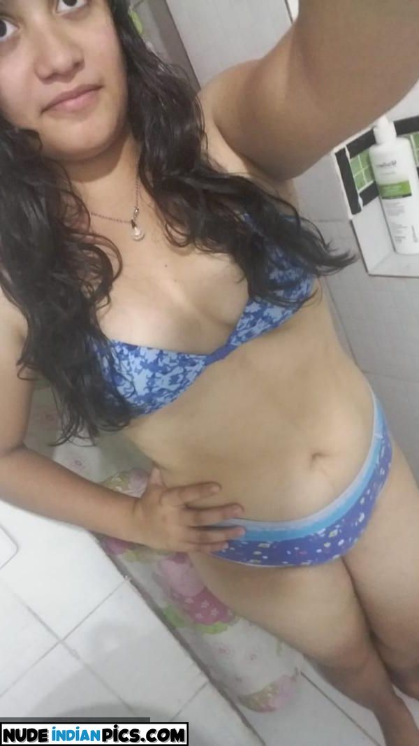 Deshi Ladki Riya Indian Threesome Sex Pics