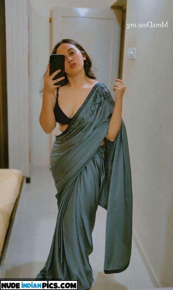 Desi Babe Rukmini Cheating Snaps Porn