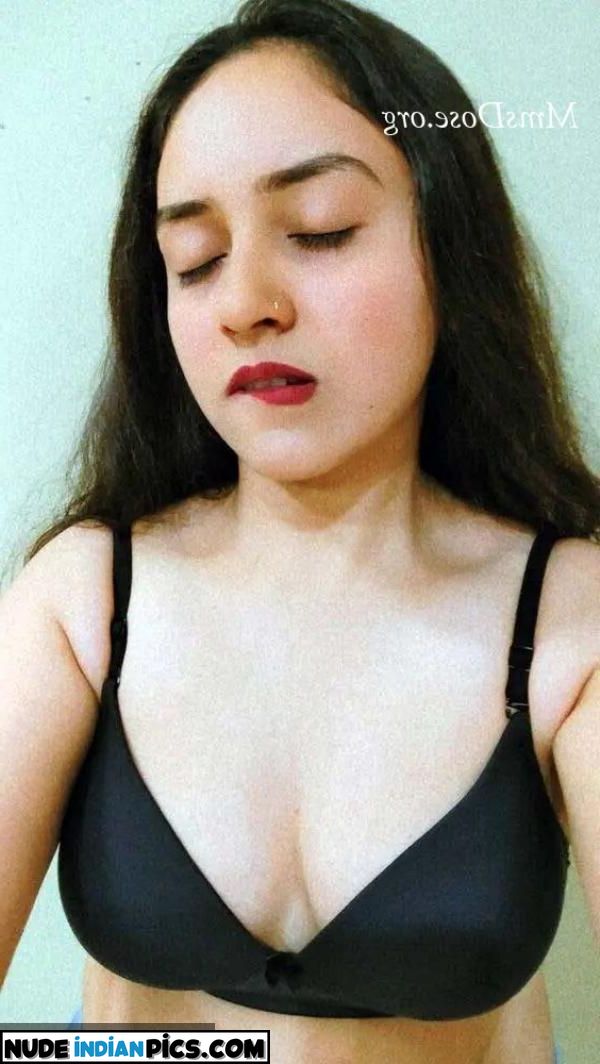 Desi Babe Rukmini Naked Couples Photo