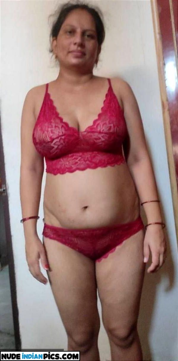 Desi Dolly From Naked Big Boobs Selfies