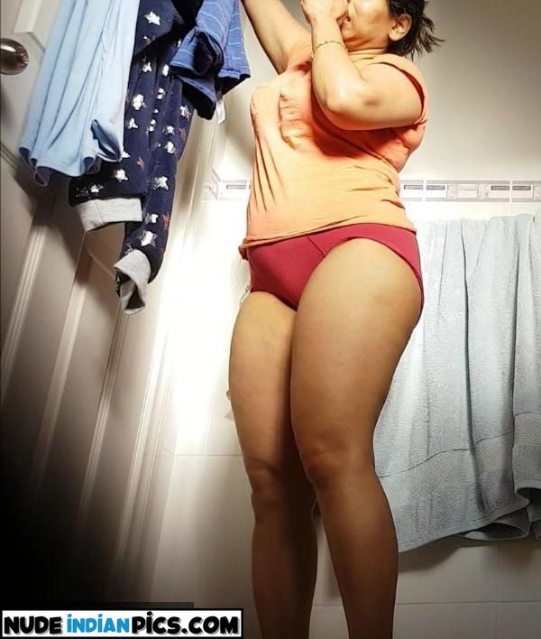 Desi Dolly From Nude Naked Selfies