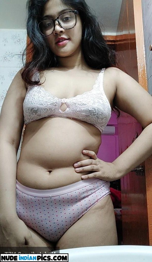 Famous Bangali Chubbili Indian Nude Pocs