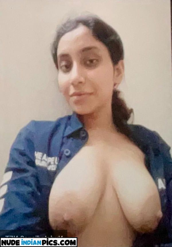 Horny Bengali Muslim Desi Mom Nude Photos