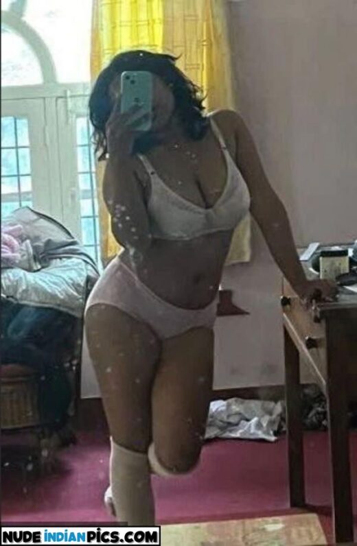 Hot Desi Gf Mom Nud