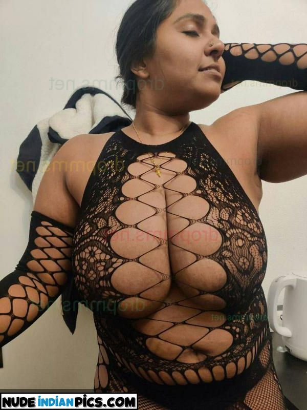 Hyderabad Milfsangeeta Exposes Bengali Boudi Nude Photo