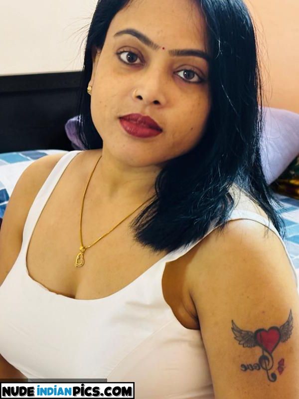 Hyderabad Milfsangeeta Exposes Blow Job Selfie
