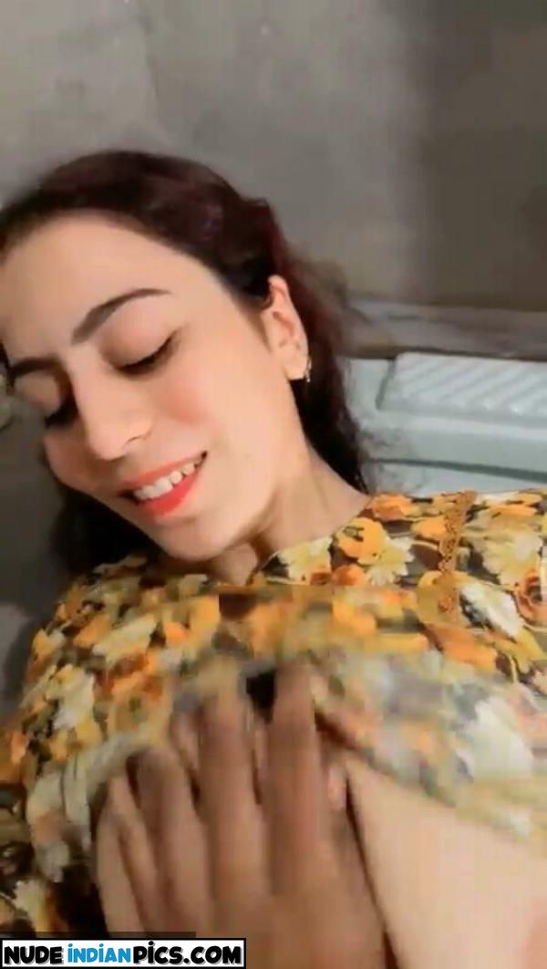 Indian Muslim Ladki Bubble Butt Naked
