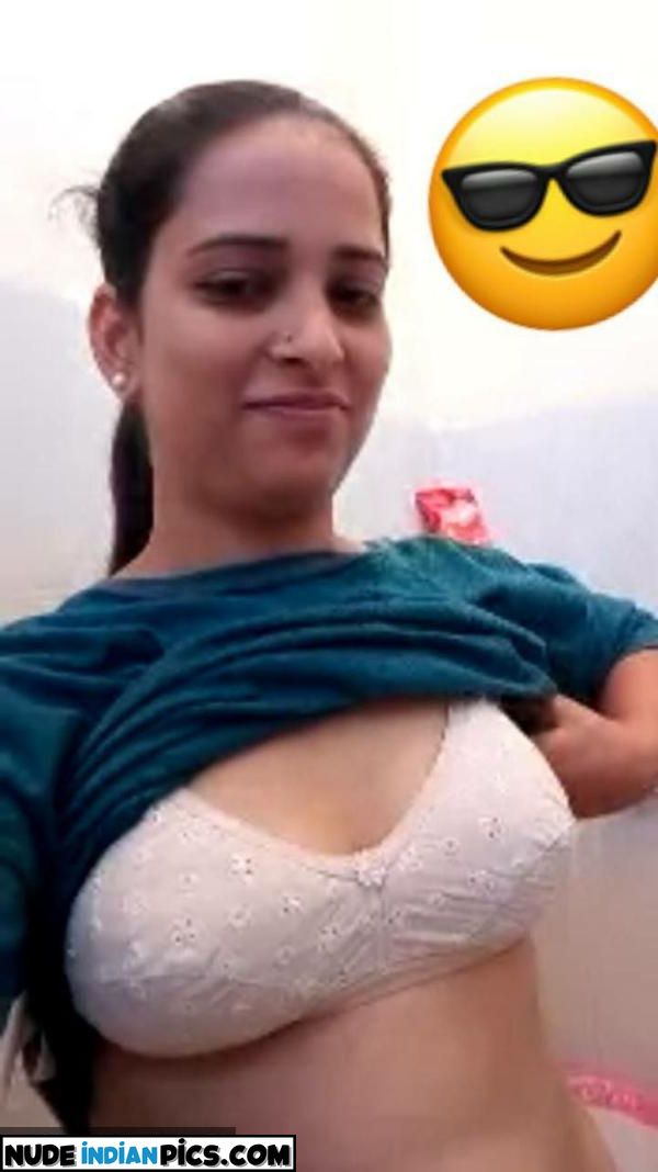 Jaw Dropping Muslim Bhabhi Ki Bold Nude Pics Desi Wife Ke Hot Selfies Zaroor Dekhna Pic 13