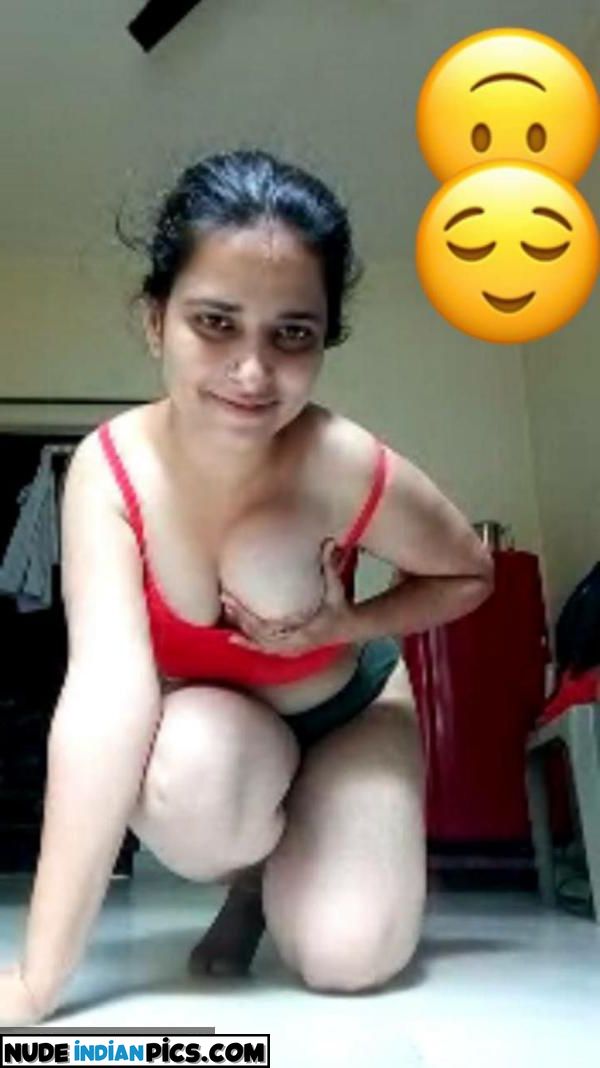 Jaw Dropping Muslim Bhabhi Ki Bold Nude Pics Desi Wife Ke Hot Selfies Zaroor Dekhna Pic 2