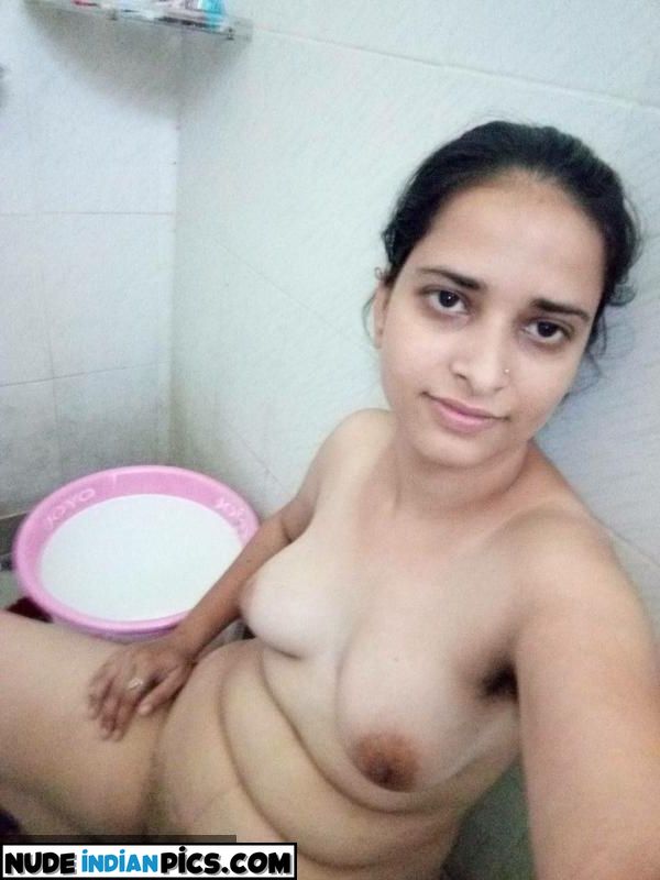 Jaw Dropping Muslim Bhabhi Ki Bold Nude Pics Desi Wife Ke Hot Selfies Zaroor Dekhna Pic 24