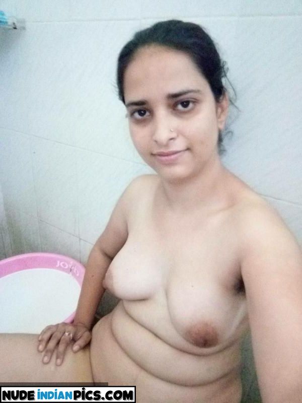 Jaw Dropping Muslim Bhabhi Ki Bold Nude Pics Desi Wife Ke Hot Selfies Zaroor Dekhna Pic 26