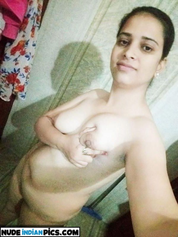 Jaw Dropping Muslim Bhabhi Ki Bold Nude Pics Desi Wife Ke Hot Selfies Zaroor Dekhna Pic 28