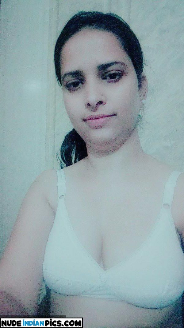 Jaw Dropping Muslim Bhabhi Ki Bold Nude Pics Desi Wife Ke Hot Selfies Zaroor Dekhna Pic 29