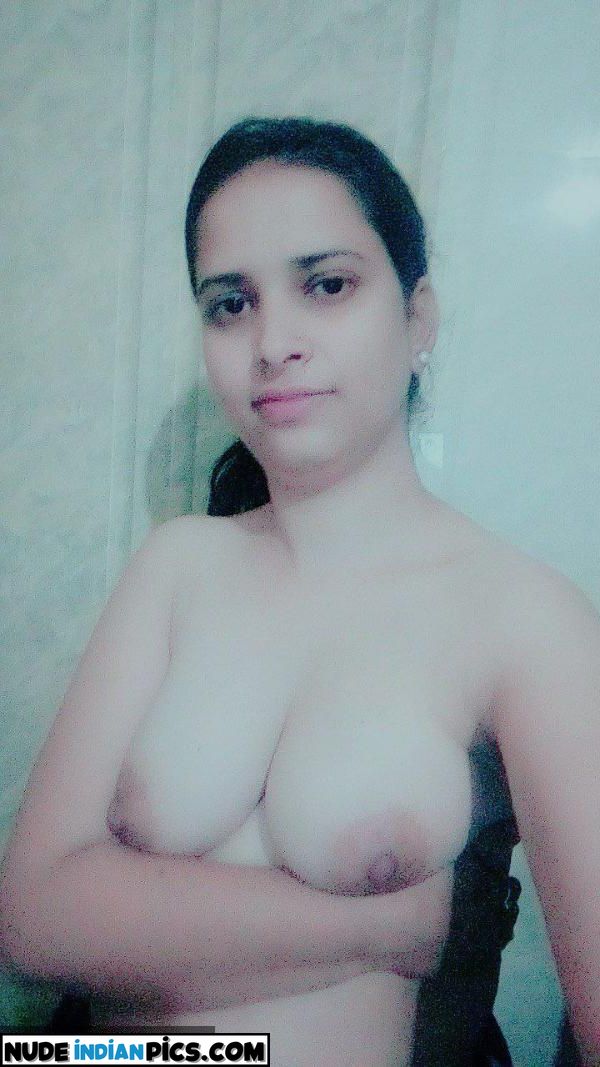 Jaw Dropping Muslim Bhabhi Ki Bold Nude Pics Desi Wife Ke Hot Selfies Zaroor Dekhna Pic 40