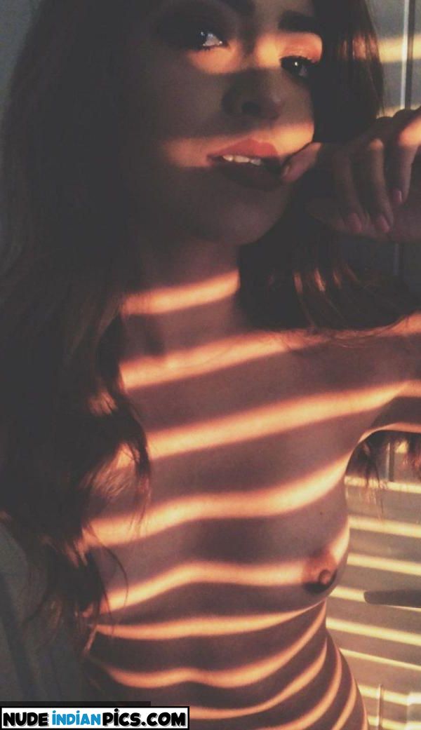 Jawdropping Desi Babe Ki Nude Selfie Pics 19 Saal Ki Sizzling Hot Gf Ka Boobs Flashing Tamasha Aarushi Ki Bra Panty Wali Bold Photos Pic 26