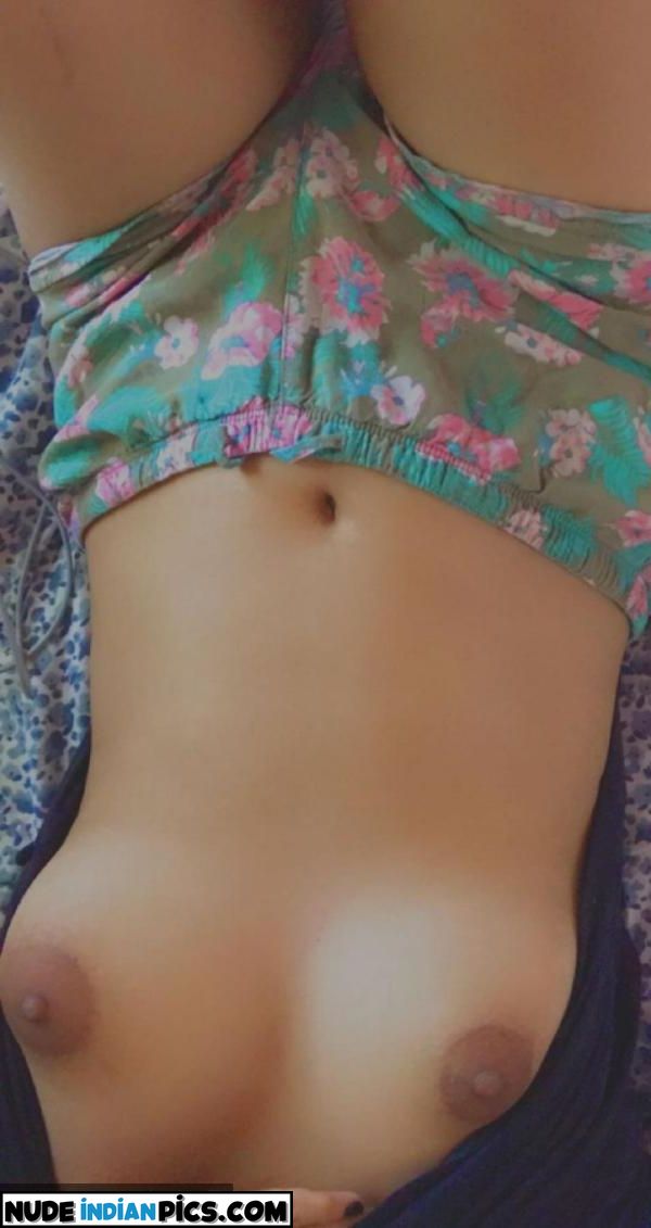 Jawdropping Desi Babe Ki Nude Selfie Pics 19 Saal Ki Sizzling Hot Gf Ka Boobs Flashing Tamasha Aarushi Ki Bra Panty Wali Bold Photos Pic 28