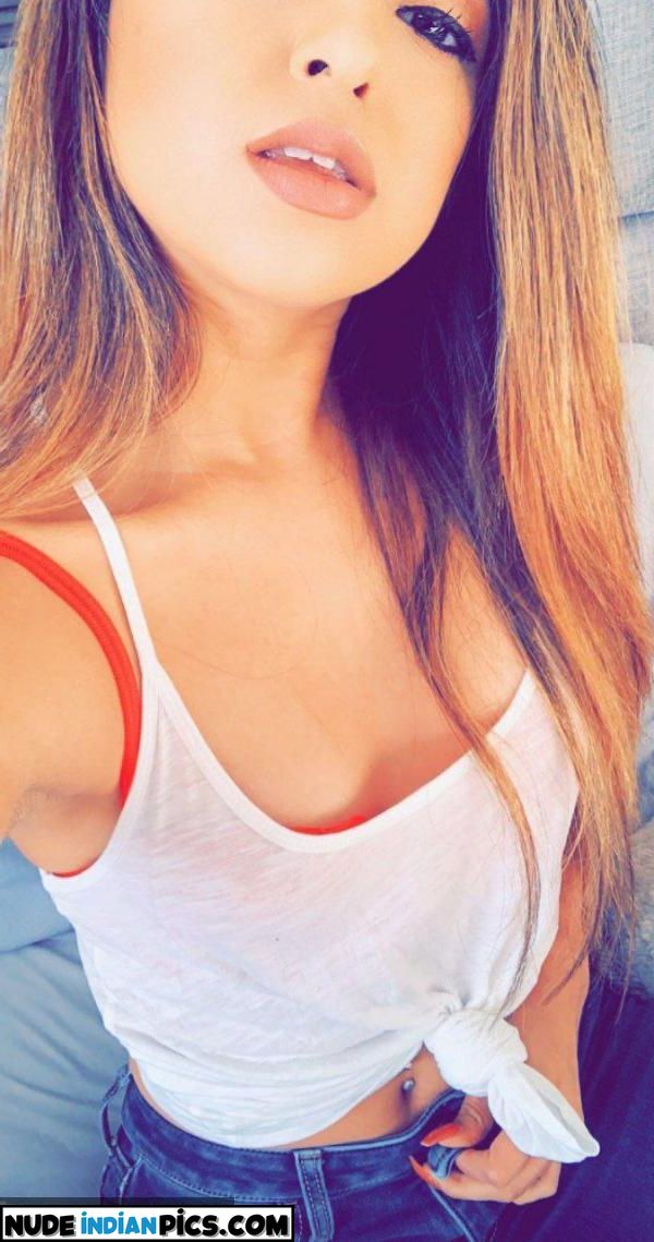 Jawdropping Desi Babe Ki Nude Selfie Pics 19 Saal Ki Sizzling Hot Gf Ka Boobs Flashing Tamasha Aarushi Ki Bra Panty Wali Bold Photos Pic 57
