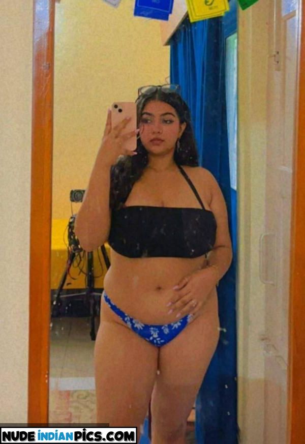 Komal Mehras Bold Nude Pics Homemade