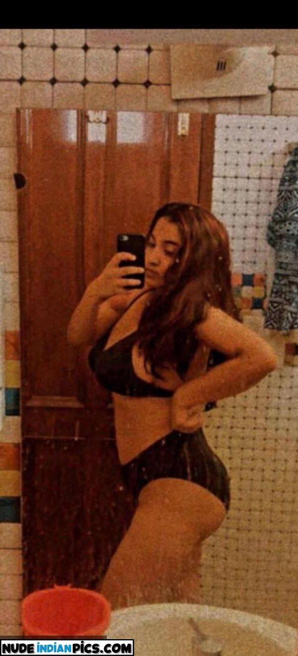 Komal Mehras Bold Real Nude Boobs