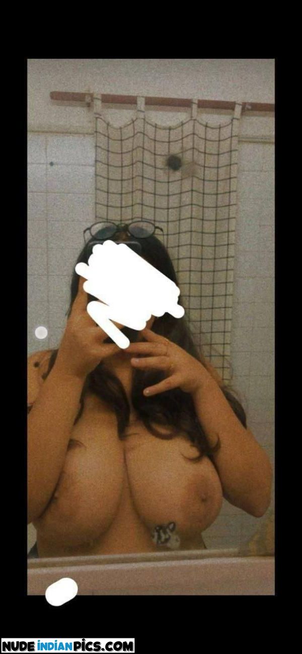 Komal Mehras Bold Women Nude Butt