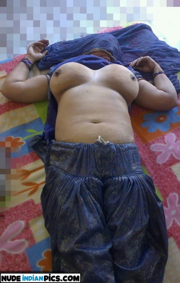 Mature Desi Auntys Unbridled Allure Unveiling The Sensual Splendor Of Indian Womanhood Pic 9