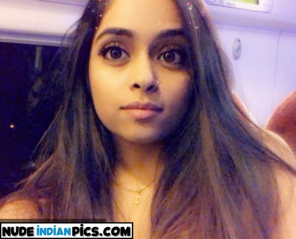 Naughty Bengaluru Ladki Mallu Boobs Images
