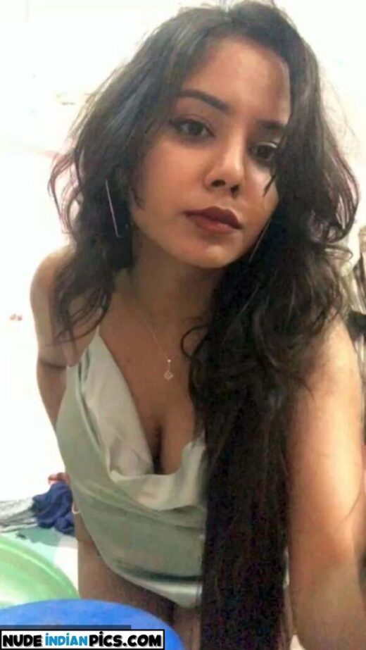 Nude Desi Babe Nangi Pic