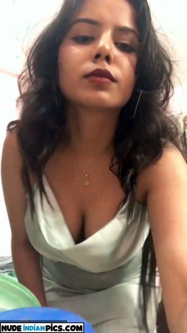 Nude Desi Babe Nude Women Pointy Tits