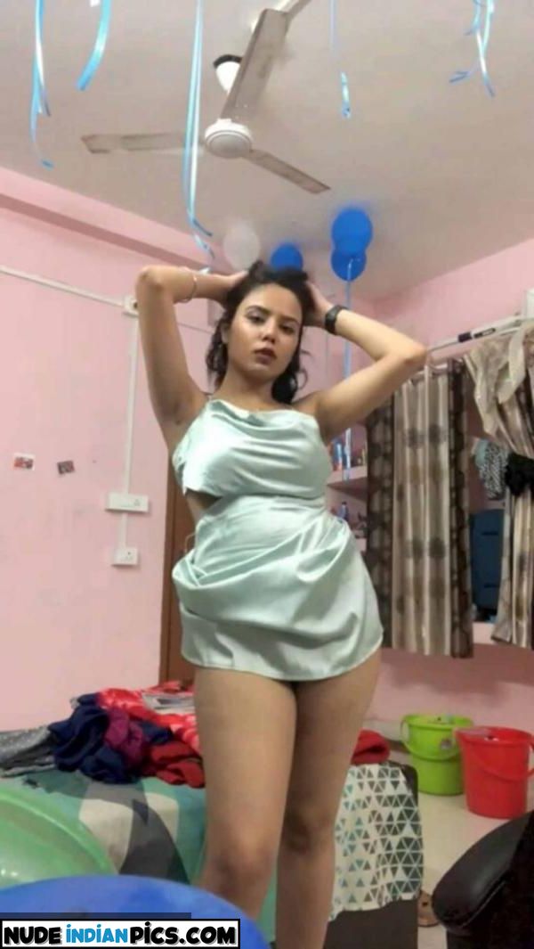 Nude Desi Babe Teen Naked Selfie