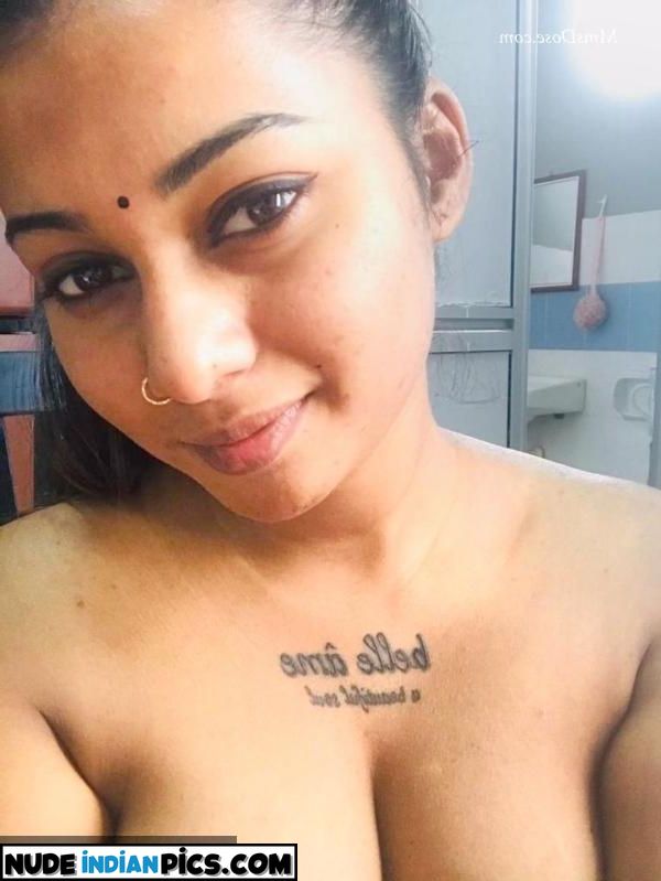 Riya Banglas Sultry Best Nude Selfies