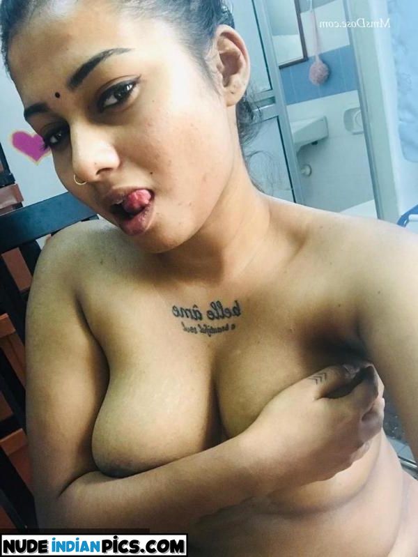 Riya Banglas Sultry Big Ass Selfies Nude