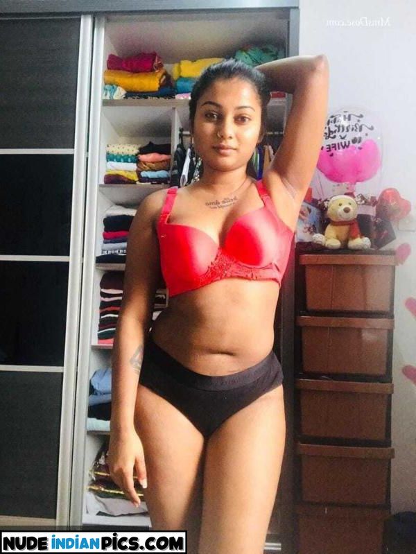 Riya Banglas Sultry Indian Oussy