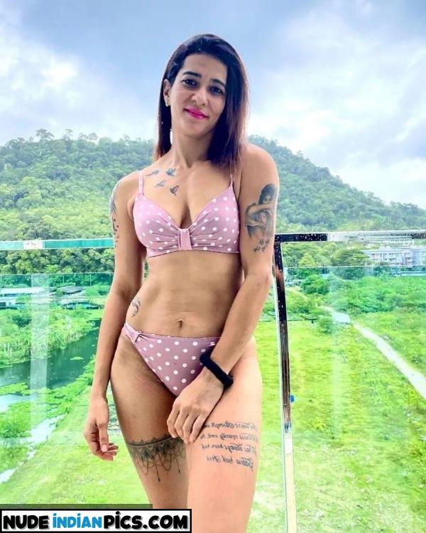 Rohanika Sahas Sizzling Blowjobphotos