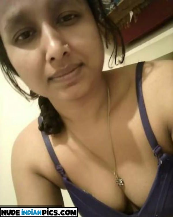Rohanpapa Telugu Bhabhi Babes Flashing Their Tits