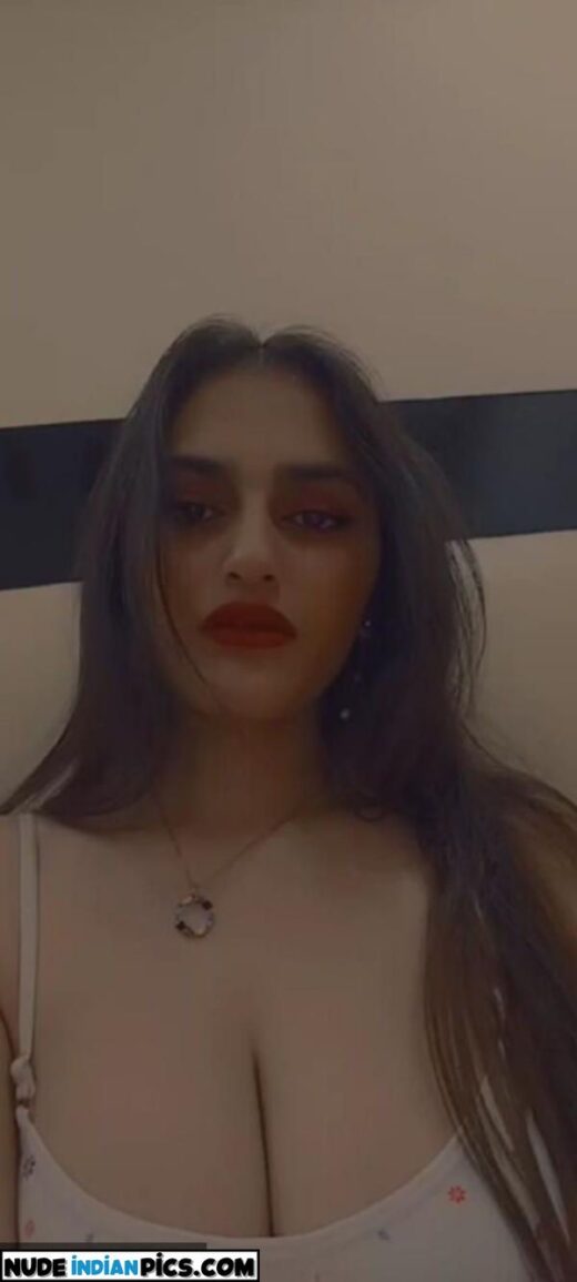 Sara Muslim Girl Perfect Ass Nude Selfie