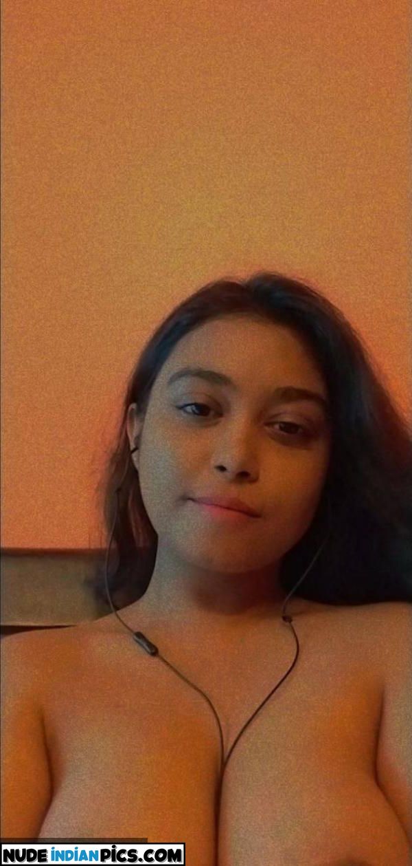 Sexy Desi Babe Chut Photo