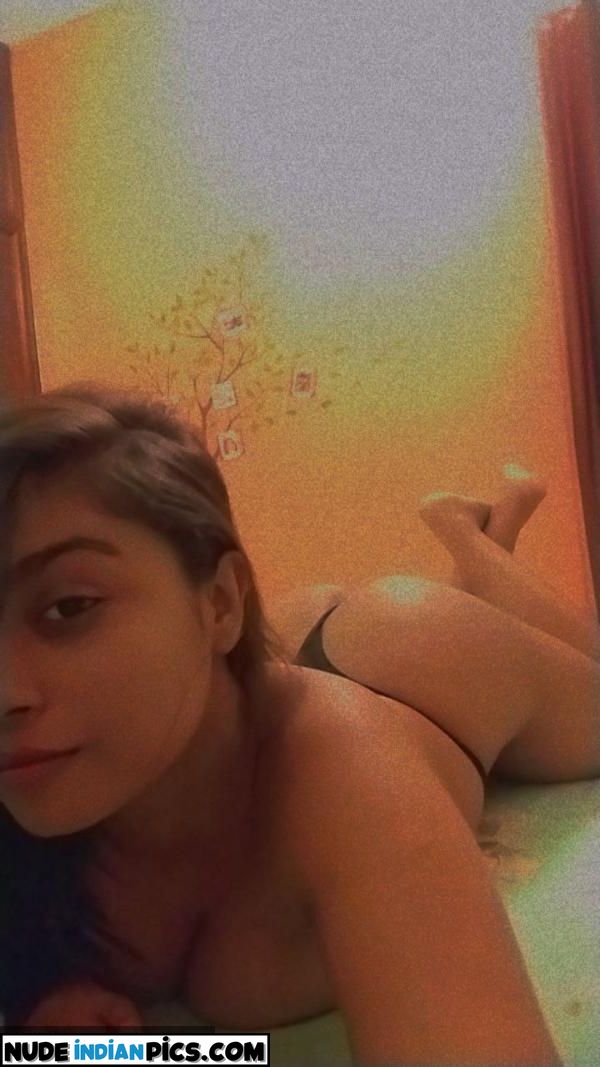 Sexy Desi Babe Riya Gupta Nude