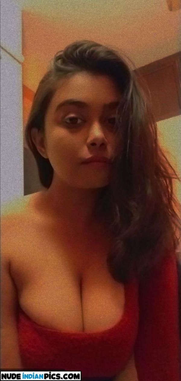 Sexy Desi Babe Selfieporn