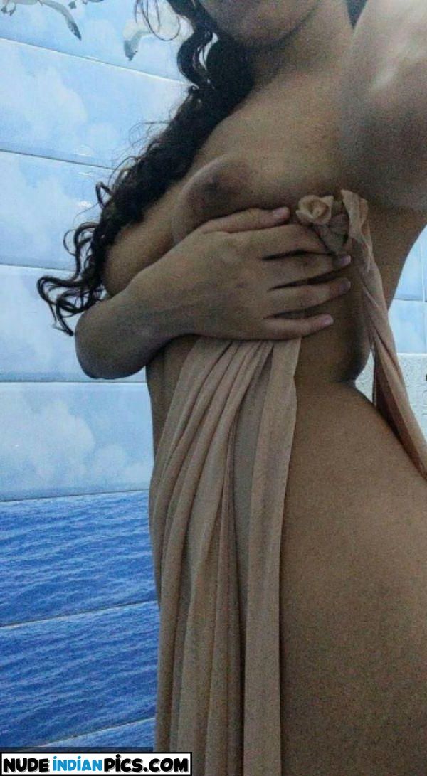 18 Desi Babe Nude Bhabhi Pics